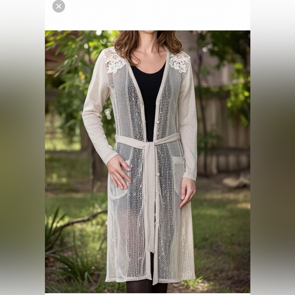 Ryu NWT Cream/Blush Lace Longline Cardigan with Belt. Fabric buttons lace detail